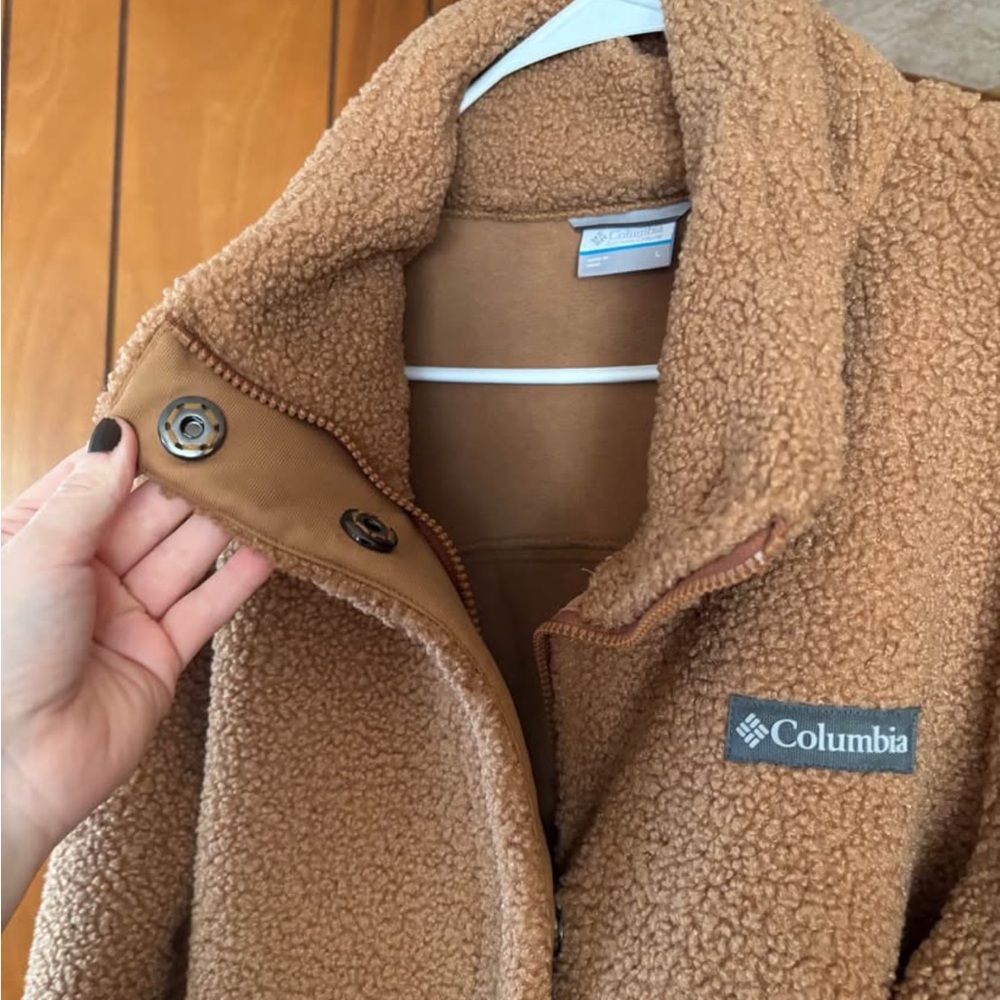 Columbia Women's Tan Teddy Jacket - Picture 3 of 5